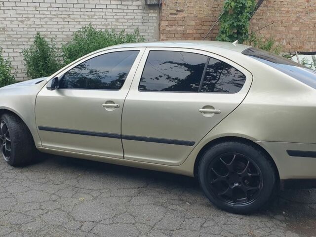 Бежевый Шкода Октавия, объемом двигателя 1.9 л и пробегом 350 тыс. км за 3500 $, фото 5 на Automoto.ua