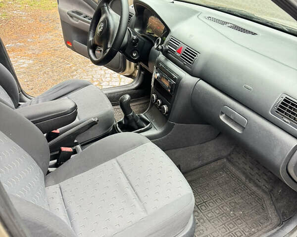 Бежевый Шкода Октавия, объемом двигателя 1.6 л и пробегом 213 тыс. км за 5500 $, фото 10 на Automoto.ua