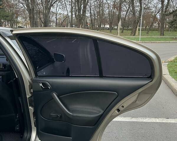 Бежевий Шкода Октавія, об'ємом двигуна 1.6 л та пробігом 200 тис. км за 6200 $, фото 18 на Automoto.ua