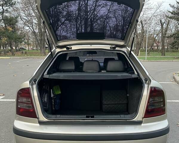 Бежевий Шкода Октавія, об'ємом двигуна 1.6 л та пробігом 200 тис. км за 6200 $, фото 11 на Automoto.ua