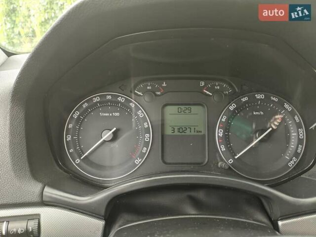 Бежевий Шкода Октавія, об'ємом двигуна 1.6 л та пробігом 310 тис. км за 4800 $, фото 6 на Automoto.ua