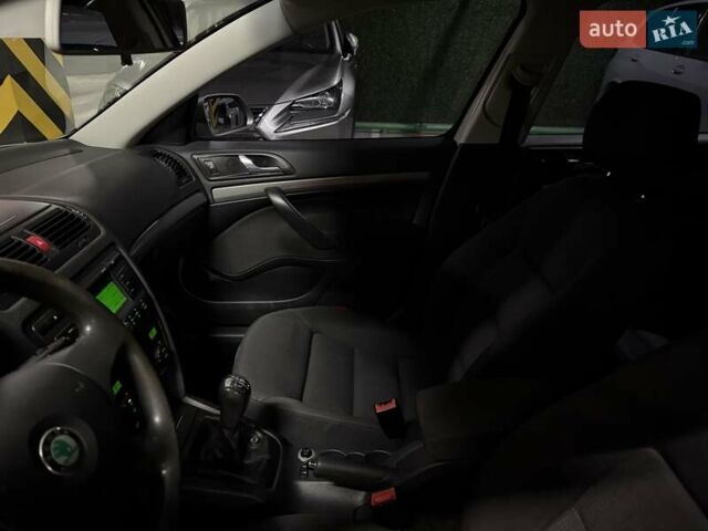 Бежевый Шкода Октавия, объемом двигателя 1.6 л и пробегом 206 тыс. км за 5200 $, фото 17 на Automoto.ua