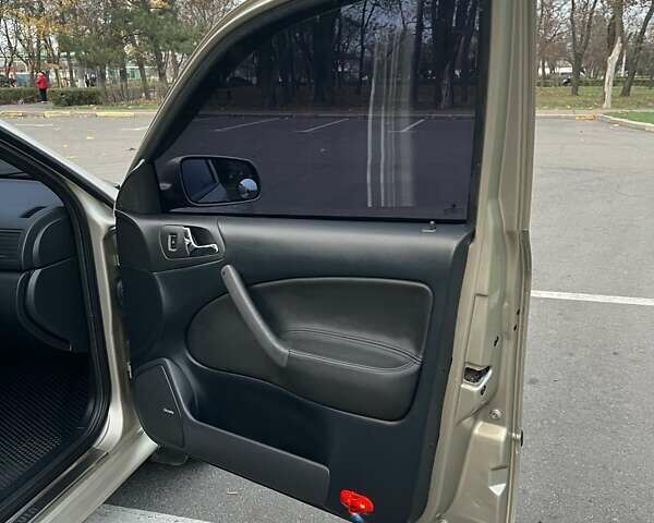 Бежевий Шкода Октавія, об'ємом двигуна 1.6 л та пробігом 200 тис. км за 6200 $, фото 17 на Automoto.ua