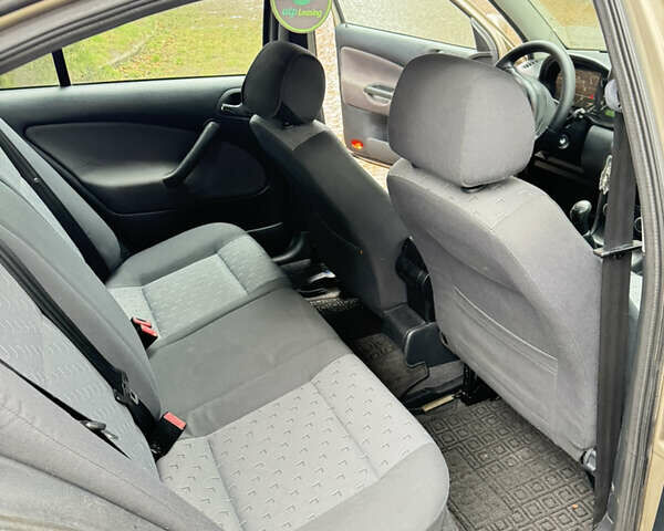 Бежевый Шкода Октавия, объемом двигателя 1.6 л и пробегом 213 тыс. км за 5500 $, фото 11 на Automoto.ua