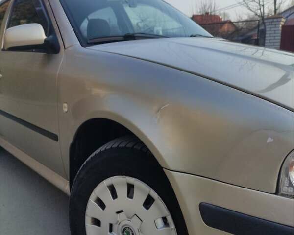 Бежевый Шкода Октавия, объемом двигателя 1.6 л и пробегом 255 тыс. км за 4000 $, фото 11 на Automoto.ua