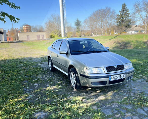 Бежевый Шкода Октавия, объемом двигателя 1.6 л и пробегом 232 тыс. км за 5900 $, фото 2 на Automoto.ua