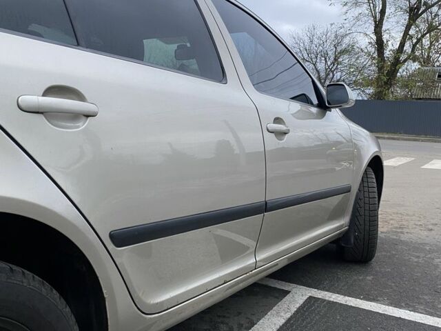 Бежевый Шкода Октавия, объемом двигателя 1.9 л и пробегом 350 тыс. км за 4999 $, фото 1 на Automoto.ua