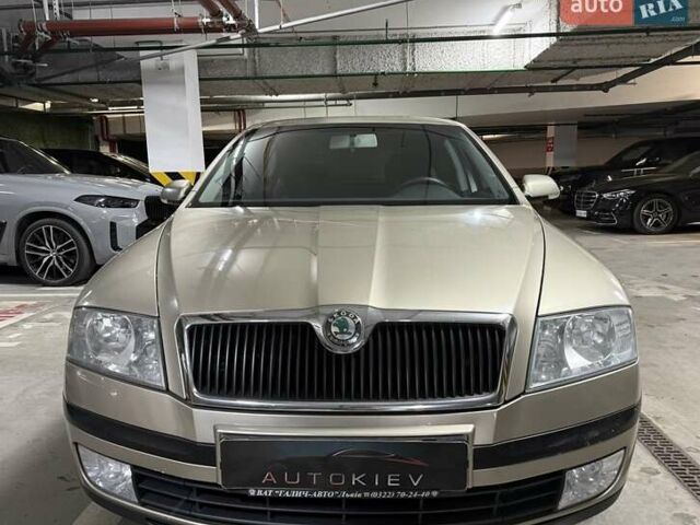 Бежевый Шкода Октавия, объемом двигателя 1.6 л и пробегом 206 тыс. км за 5200 $, фото 3 на Automoto.ua