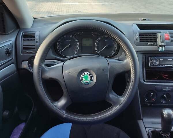 Бежевый Шкода Октавия, объемом двигателя 1.6 л и пробегом 189 тыс. км за 2999 $, фото 7 на Automoto.ua