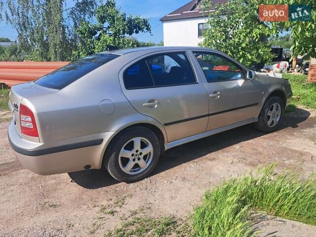 Бежевый Шкода Октавия, объемом двигателя 1.6 л и пробегом 183 тыс. км за 5700 $, фото 1 на Automoto.ua