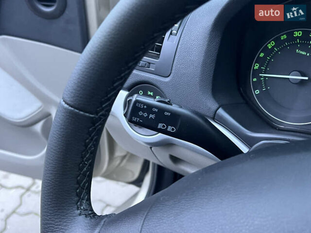 Бежевый Шкода Октавия, объемом двигателя 1.6 л и пробегом 212 тыс. км за 5490 $, фото 14 на Automoto.ua