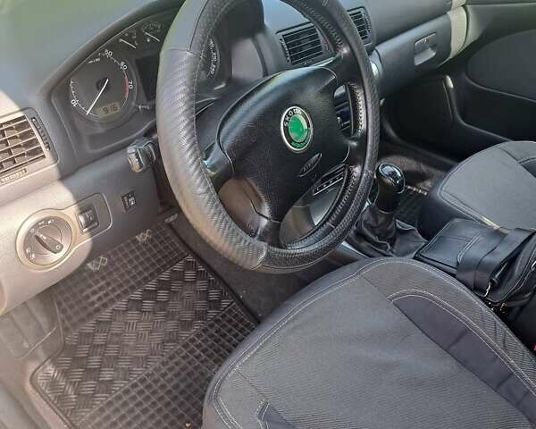 Бежевый Шкода Октавия, объемом двигателя 1.6 л и пробегом 183 тыс. км за 5700 $, фото 7 на Automoto.ua