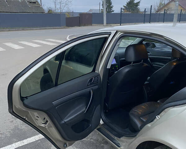 Бежевый Шкода Октавия, объемом двигателя 1.9 л и пробегом 350 тыс. км за 4999 $, фото 39 на Automoto.ua