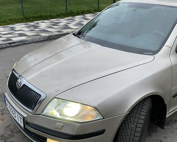 Бежевый Шкода Октавия, объемом двигателя 1.9 л и пробегом 350 тыс. км за 4999 $, фото 1 на Automoto.ua
