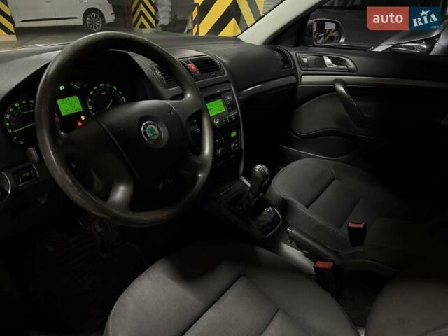 Бежевый Шкода Октавия, объемом двигателя 1.6 л и пробегом 206 тыс. км за 5200 $, фото 18 на Automoto.ua