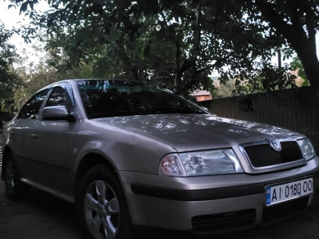 Бежевый Шкода Октавия, объемом двигателя 1.8 л и пробегом 527 тыс. км за 3900 $, фото 8 на Automoto.ua