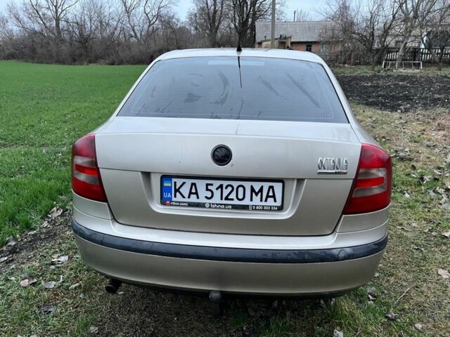 Бежевый Шкода Октавия, объемом двигателя 1.6 л и пробегом 320 тыс. км за 5300 $, фото 6 на Automoto.ua