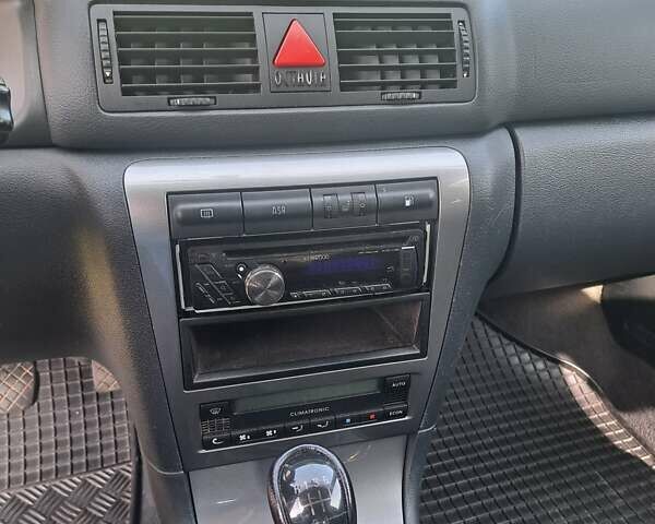 Бежевый Шкода Октавия, объемом двигателя 1.6 л и пробегом 183 тыс. км за 5700 $, фото 6 на Automoto.ua