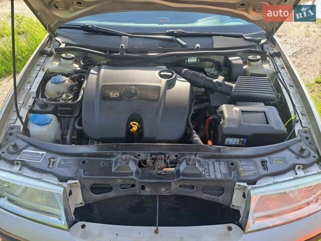 Бежевый Шкода Октавия, объемом двигателя 1.6 л и пробегом 183 тыс. км за 5700 $, фото 8 на Automoto.ua