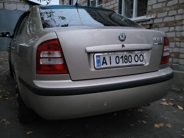 Бежевый Шкода Октавия, объемом двигателя 1.8 л и пробегом 527 тыс. км за 3900 $, фото 3 на Automoto.ua