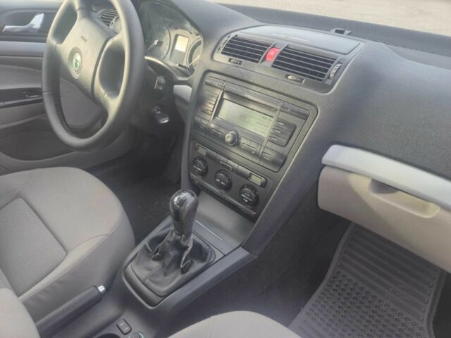 Бежевий Шкода Октавія, об'ємом двигуна 1.6 л та пробігом 212 тис. км за 5999 $, фото 22 на Automoto.ua