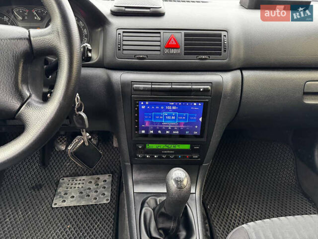 Бежевый Шкода Октавия, объемом двигателя 1.6 л и пробегом 245 тыс. км за 4999 $, фото 9 на Automoto.ua