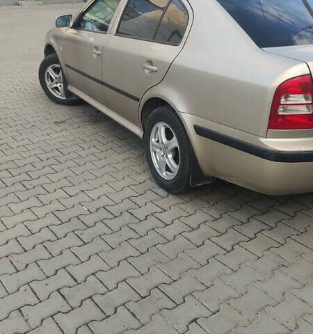 Бежевый Шкода Октавия, объемом двигателя 1.6 л и пробегом 255 тыс. км за 4000 $, фото 4 на Automoto.ua