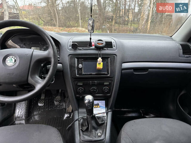 Бежевий Шкода Октавія, об'ємом двигуна 1.6 л та пробігом 347 тис. км за 5200 $, фото 11 на Automoto.ua