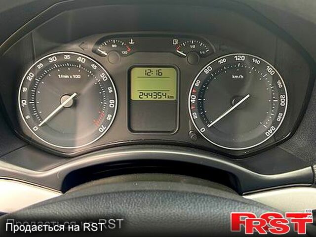 Бежевий Шкода Октавія, об'ємом двигуна 1.6 л та пробігом 265 тис. км за 6500 $, фото 9 на Automoto.ua