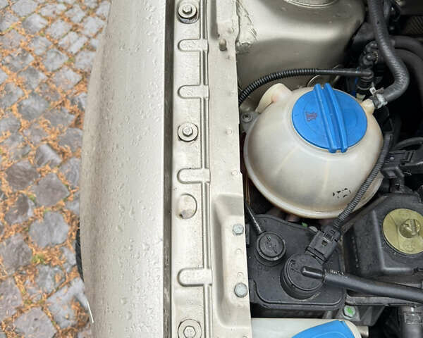 Бежевый Шкода Октавия, объемом двигателя 1.6 л и пробегом 213 тыс. км за 5500 $, фото 22 на Automoto.ua