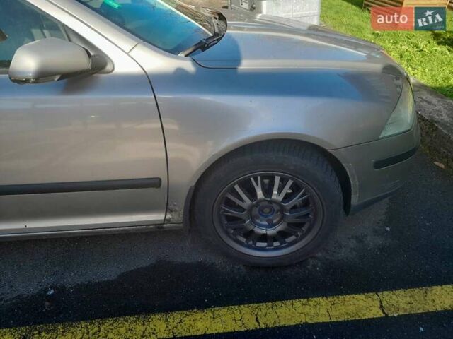 Бежевый Шкода Октавия, объемом двигателя 1.6 л и пробегом 271 тыс. км за 4400 $, фото 1 на Automoto.ua