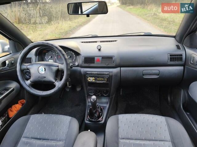 Бежевый Шкода Октавия, объемом двигателя 1.9 л и пробегом 275 тыс. км за 3300 $, фото 4 на Automoto.ua