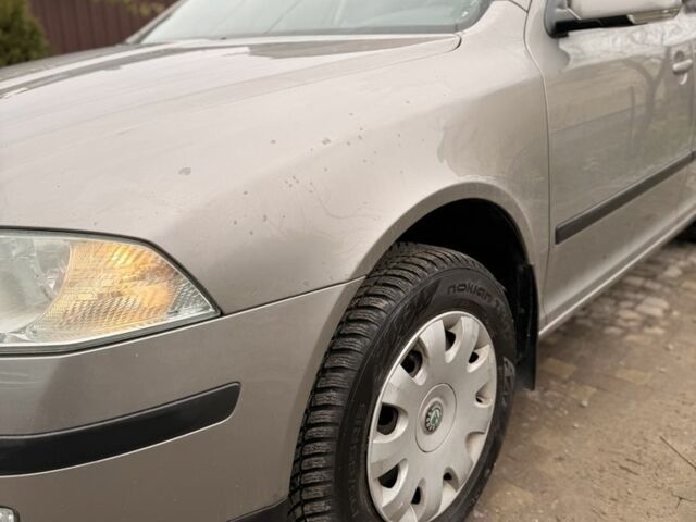 Бежевый Шкода Октавия, объемом двигателя 1.6 л и пробегом 263 тыс. км за 6200 $, фото 2 на Automoto.ua