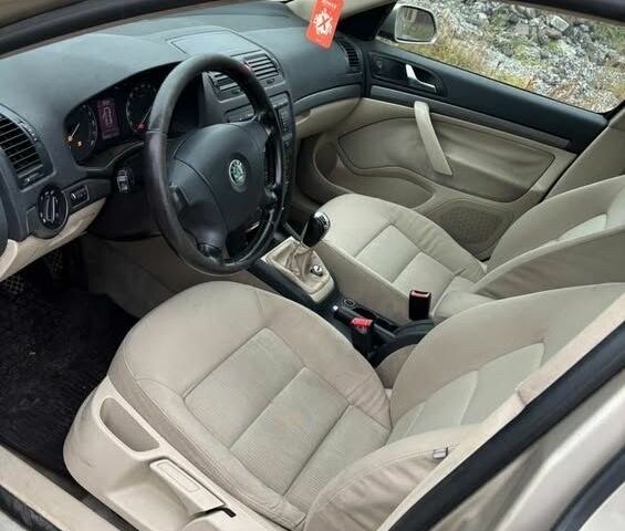 Бежевый Шкода Октавия, объемом двигателя 0 л и пробегом 350 тыс. км за 2799 $, фото 6 на Automoto.ua