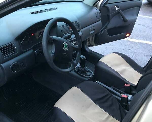 Бежевый Шкода Октавия, объемом двигателя 1.6 л и пробегом 232 тыс. км за 5500 $, фото 6 на Automoto.ua