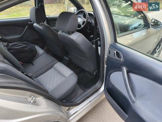 Бежевый Шкода Октавия, объемом двигателя 1.9 л и пробегом 275 тыс. км за 3300 $, фото 7 на Automoto.ua