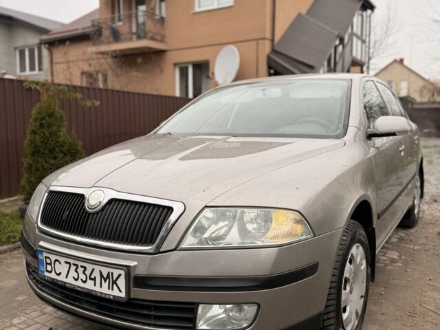 Бежевый Шкода Октавия, объемом двигателя 1.6 л и пробегом 263 тыс. км за 6200 $, фото 1 на Automoto.ua