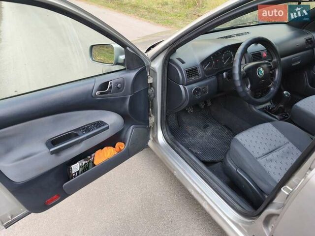 Бежевый Шкода Октавия, объемом двигателя 1.9 л и пробегом 275 тыс. км за 3300 $, фото 10 на Automoto.ua