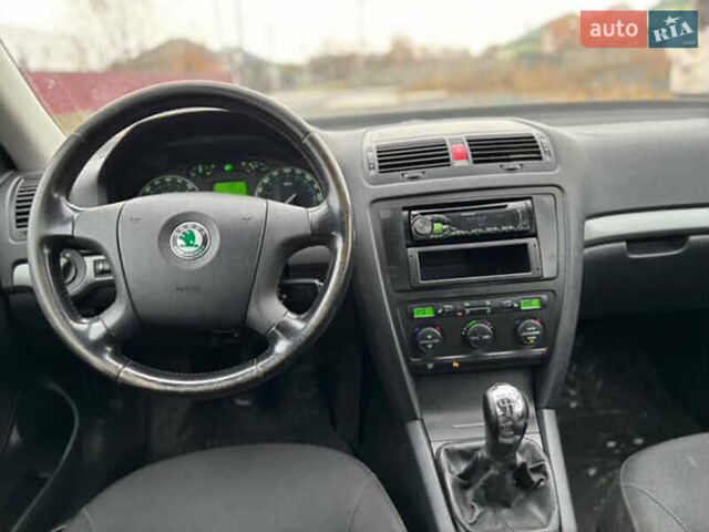 Бежевый Шкода Октавия, объемом двигателя 2.01 л и пробегом 310 тыс. км за 2850 $, фото 11 на Automoto.ua