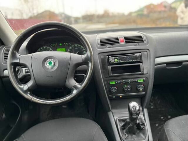 Бежевий Шкода Октавія, об'ємом двигуна 0 л та пробігом 310 тис. км за 2850 $, фото 6 на Automoto.ua