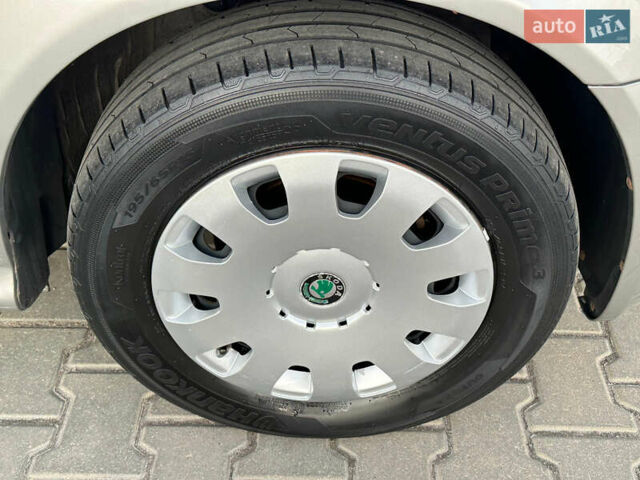 Бежевый Шкода Октавия, объемом двигателя 0 л и пробегом 182 тыс. км за 5999 $, фото 44 на Automoto.ua