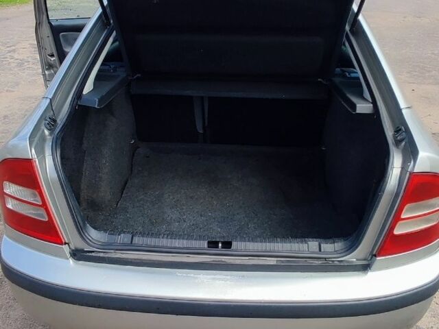 Бежевый Шкода Октавия, объемом двигателя 1.6 л и пробегом 390 тыс. км за 4150 $, фото 4 на Automoto.ua