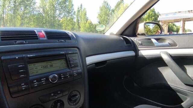Бежевый Шкода Октавия, объемом двигателя 1.6 л и пробегом 267 тыс. км за 6600 $, фото 46 на Automoto.ua