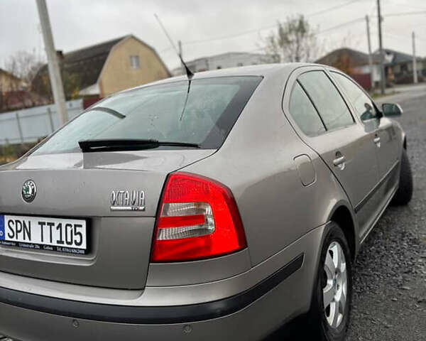 Бежевый Шкода Октавия, объемом двигателя 2.01 л и пробегом 310 тыс. км за 2850 $, фото 8 на Automoto.ua