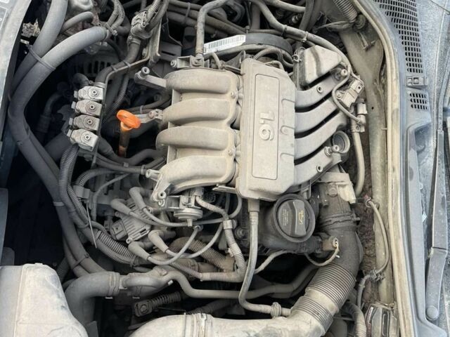 Бежевый Шкода Октавия, объемом двигателя 1.6 л и пробегом 290 тыс. км за 3650 $, фото 10 на Automoto.ua