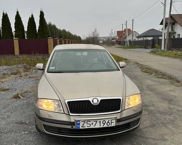 Бежевый Шкода Октавия, объемом двигателя 2 л и пробегом 350 тыс. км за 2850 $, фото 1 на Automoto.ua