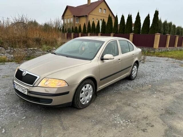 Бежевый Шкода Октавия, объемом двигателя 0 л и пробегом 350 тыс. км за 2799 $, фото 1 на Automoto.ua