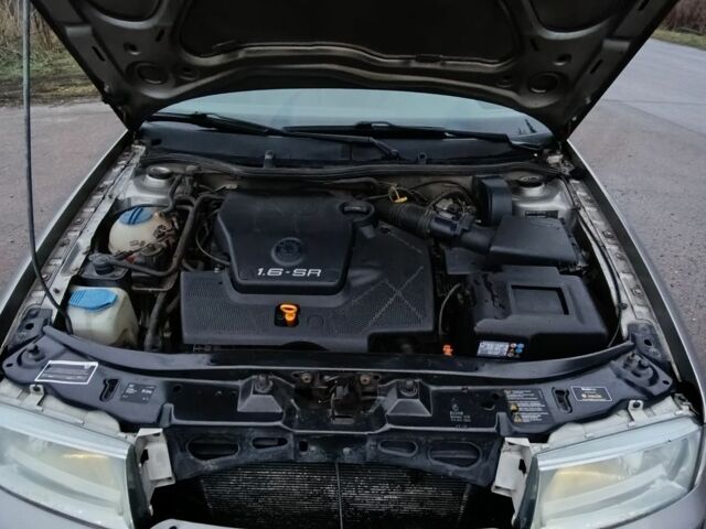 Бежевый Шкода Октавия, объемом двигателя 1.6 л и пробегом 192 тыс. км за 5300 $, фото 4 на Automoto.ua