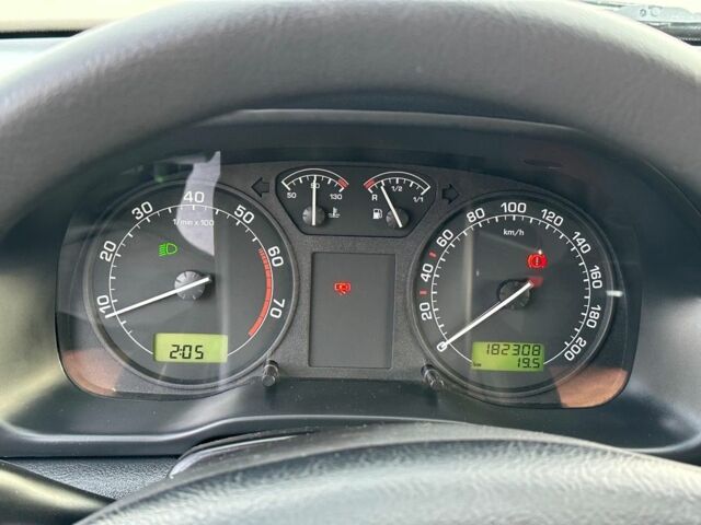 Шкода Октавия 2006 в Виннице на Automoto.ua Бежевый Шкода Октавия, объемом двигателя 0 л и пробегом 182 тыс. км за 5899 $, фото 3 на Automoto.ua
