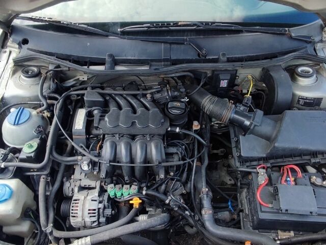 Бежевый Шкода Октавия, объемом двигателя 1.6 л и пробегом 390 тыс. км за 4150 $, фото 5 на Automoto.ua